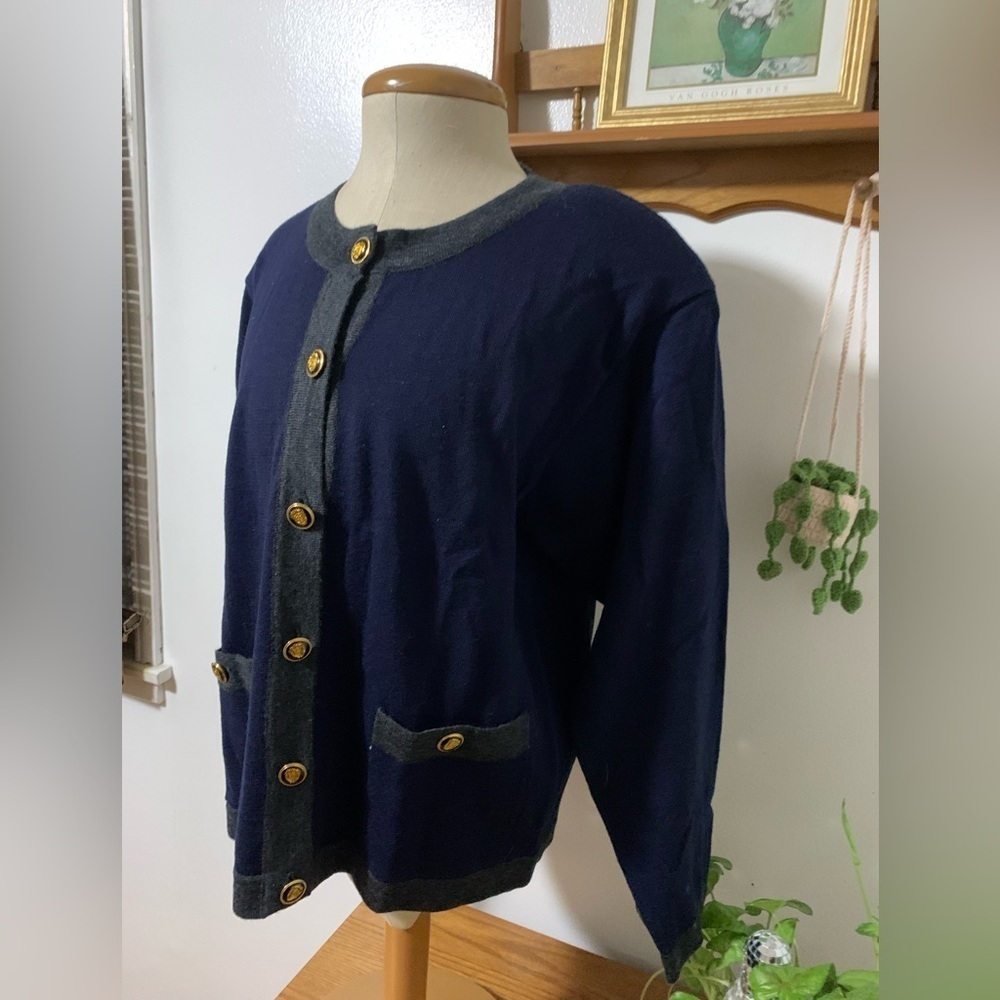 Urban Wool Vtg Navy Cardigan with Gray Trim and Gold Buttons 100% Merino Wool M - Picture 7 of 14